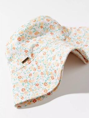 NWT Billabong Time To Shine Bucket Hat
Floral Ditsy Print Summer Beachy Style